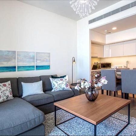 A Luxury Aprt 2 Bedrooms Balcony With Wonderful View Mall Access Hi Speed Wifi Beach Access & Much More For Family Only Samaheej エクステリア 写真