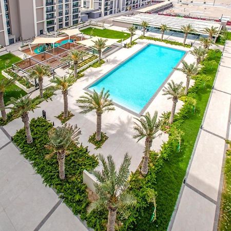 A Luxury Aprt 2 Bedrooms Balcony With Wonderful View Mall Access Hi Speed Wifi Beach Access & Much More For Family Only Samaheej エクステリア 写真