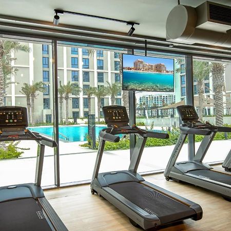 A Luxury Aprt 2 Bedrooms Balcony With Wonderful View Mall Access Hi Speed Wifi Beach Access & Much More For Family Only Samaheej エクステリア 写真