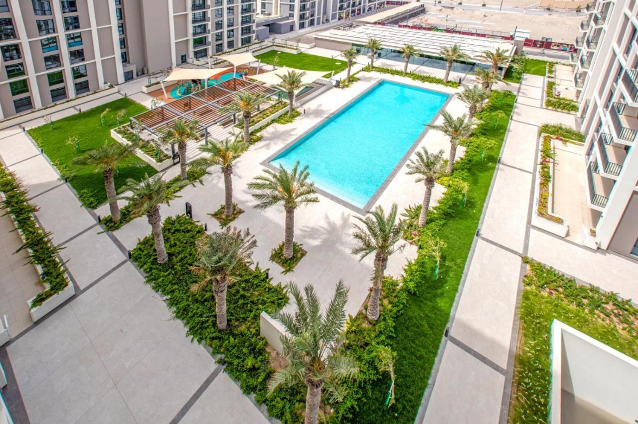 A Luxury Aprt 2 Bedrooms Balcony With Wonderful View Mall Access Hi Speed Wifi Beach Access & Much More For Family Only Samaheej エクステリア 写真