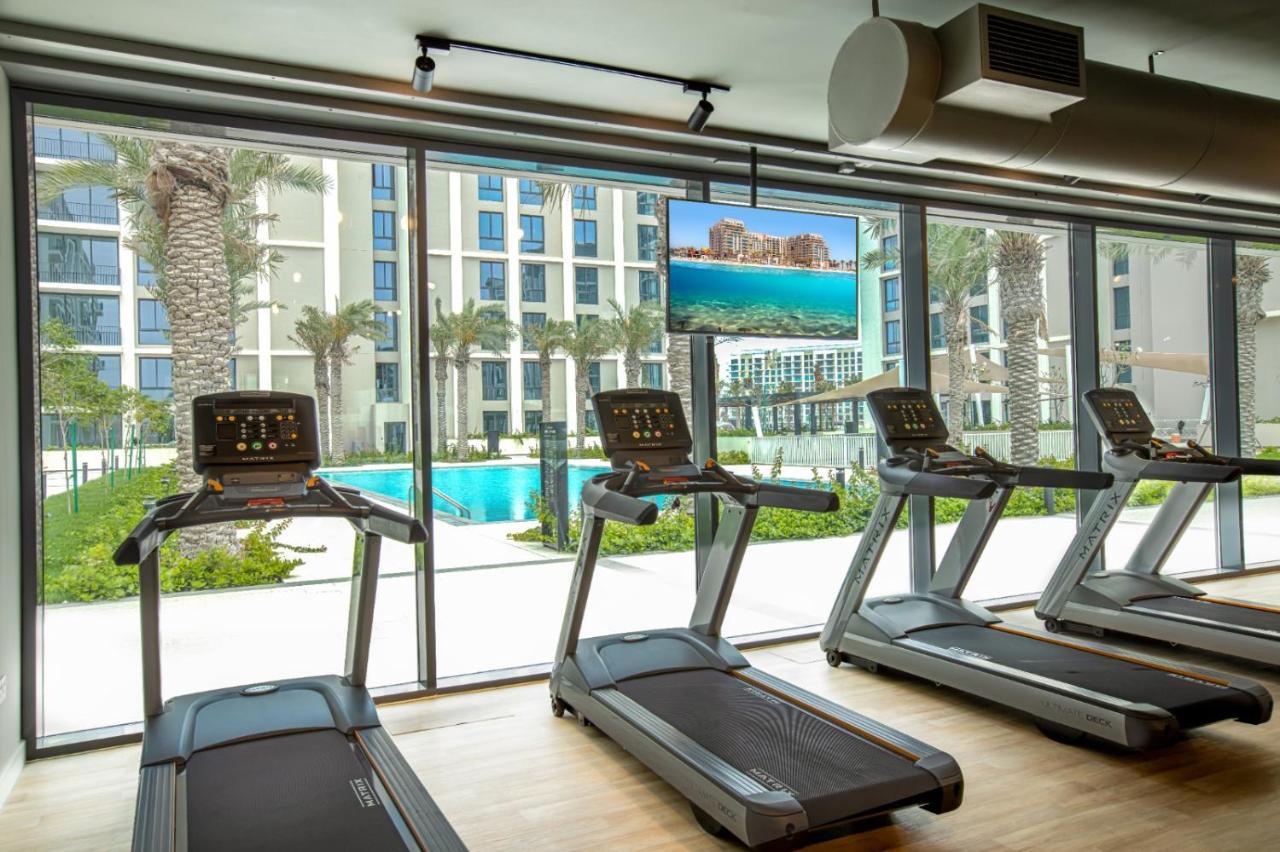 A Luxury Aprt 2 Bedrooms Balcony With Wonderful View Mall Access Hi Speed Wifi Beach Access & Much More For Family Only Samaheej エクステリア 写真